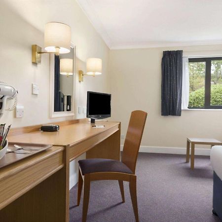 Days Inn Stafford Extérieur photo