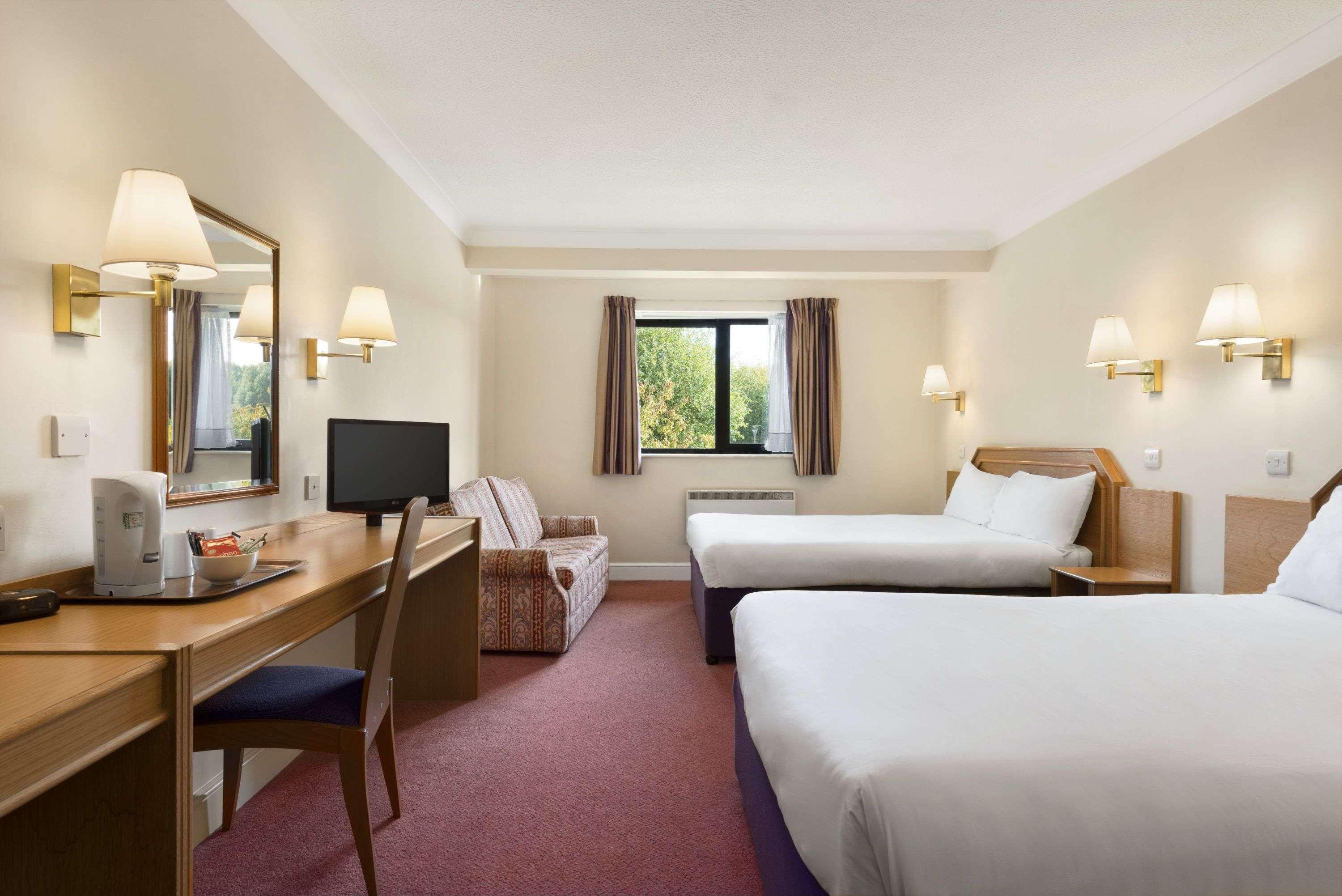 Days Inn Stafford Extérieur photo