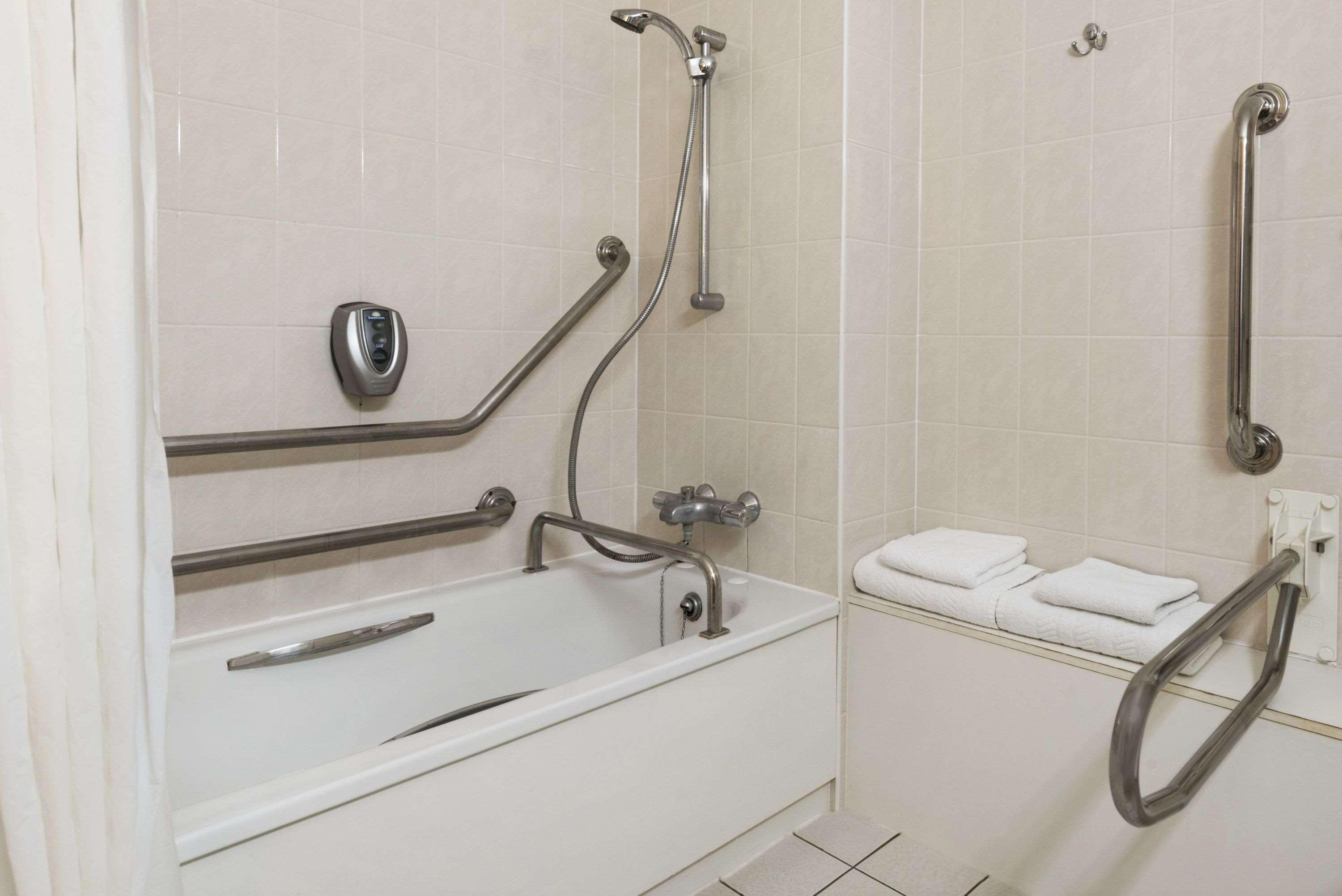 Days Inn Stafford Extérieur photo
