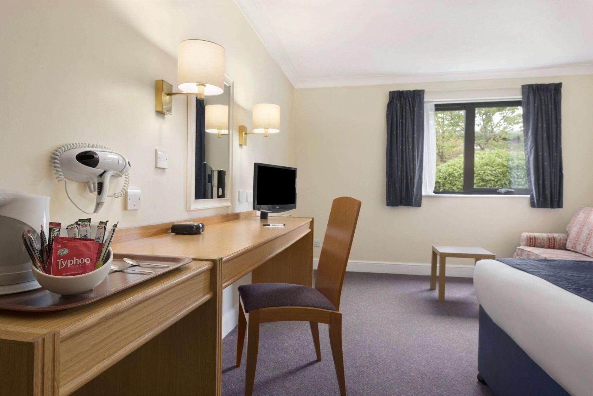 Days Inn Stafford Extérieur photo