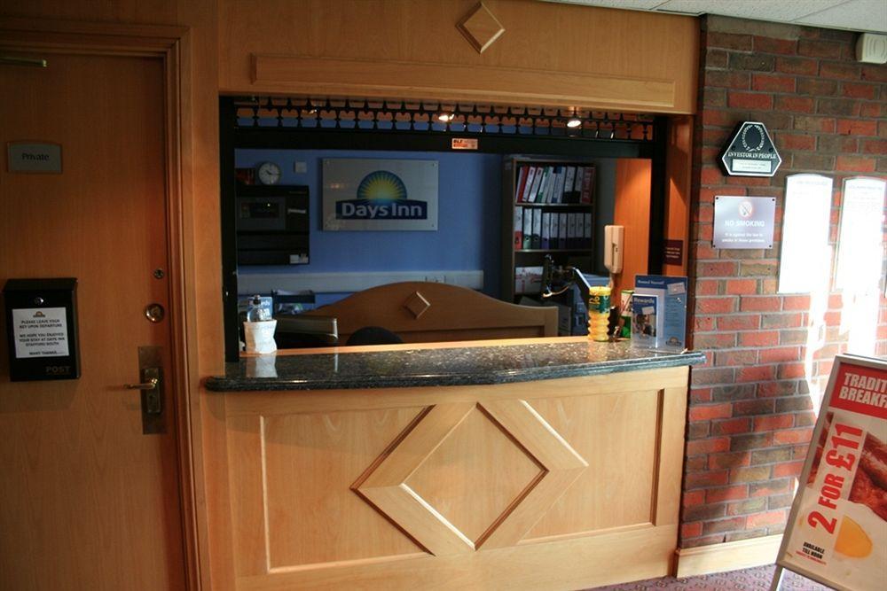 Days Inn Stafford Extérieur photo