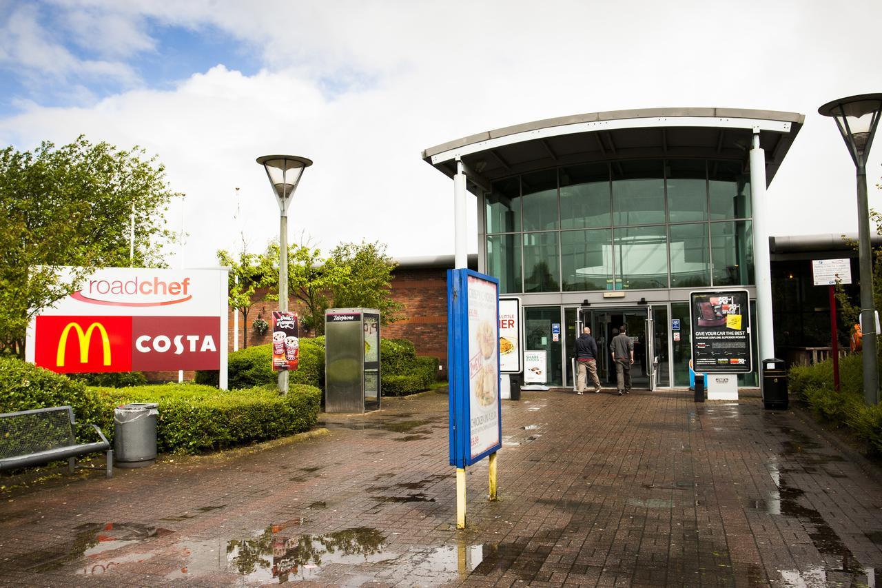 Days Inn Stafford Extérieur photo
