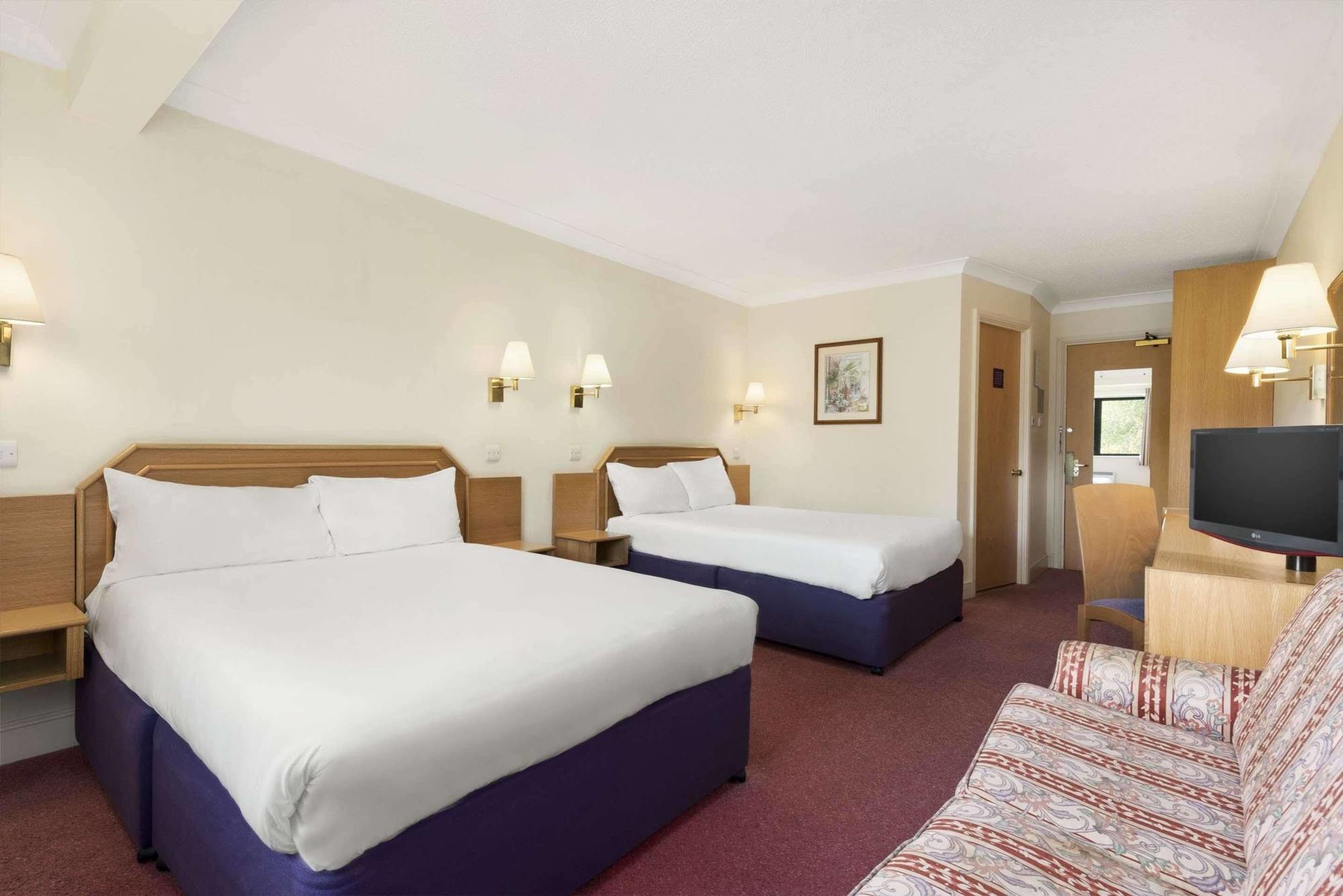 Days Inn Stafford Extérieur photo