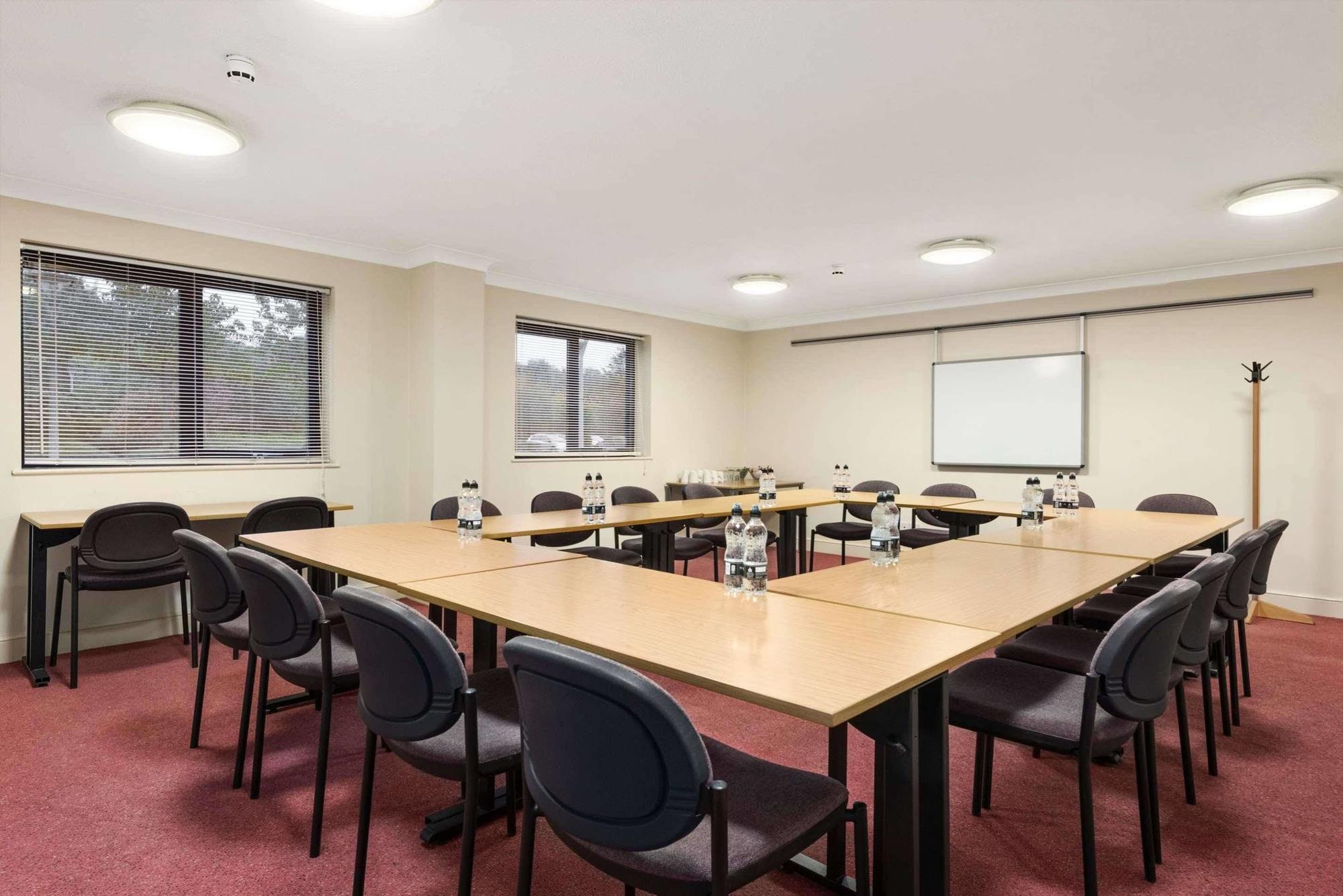Days Inn Stafford Extérieur photo